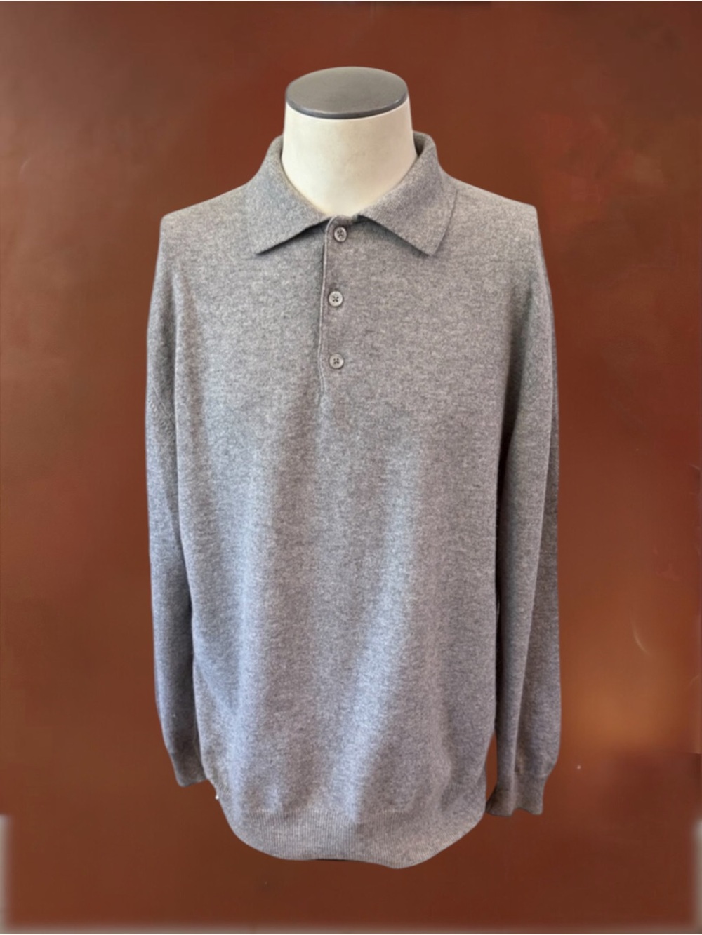 Kirkland Signature 100% Cashmere 3- button Grey Sweater Large Italy